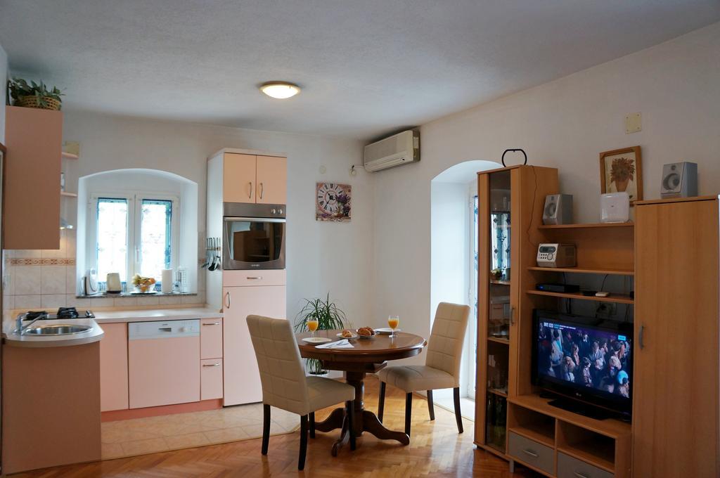 Kamena Apartment & Studio มาคาร์สกา ภายนอก รูปภาพ